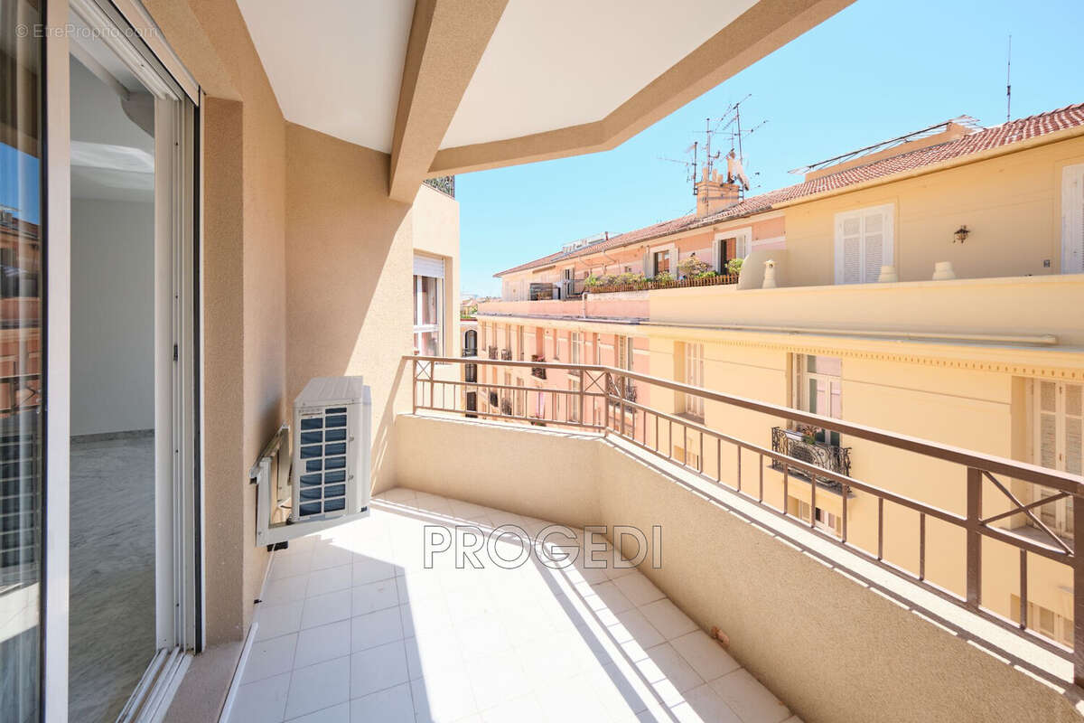 Appartement à BEAUSOLEIL