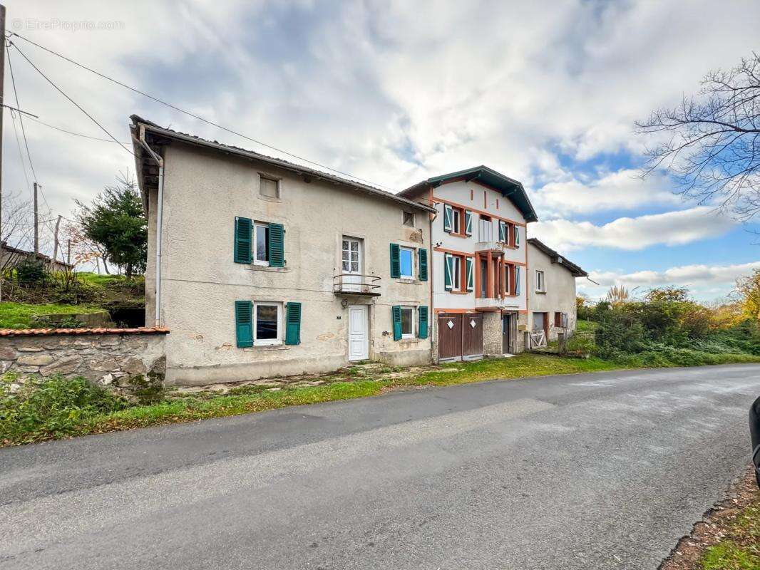 Maison à VOLLORE-VILLE