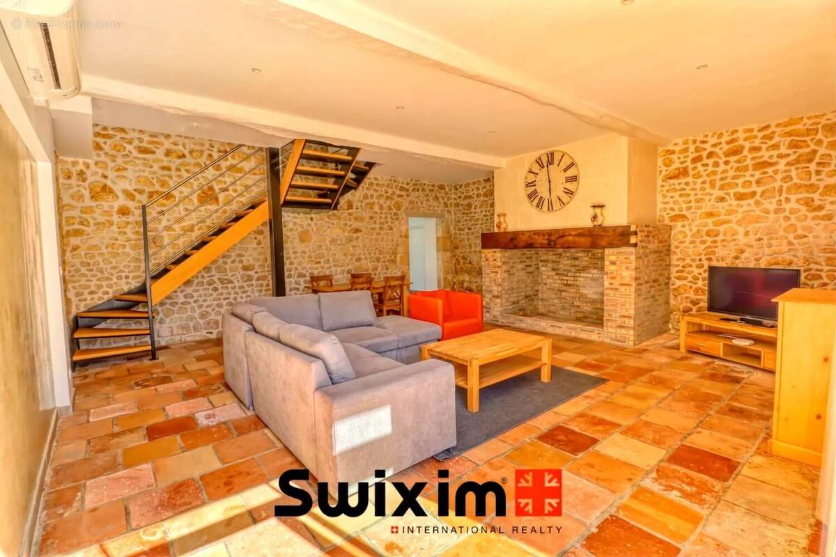 Appartement à SAINT-GERMAIN-D'ESTEUIL
