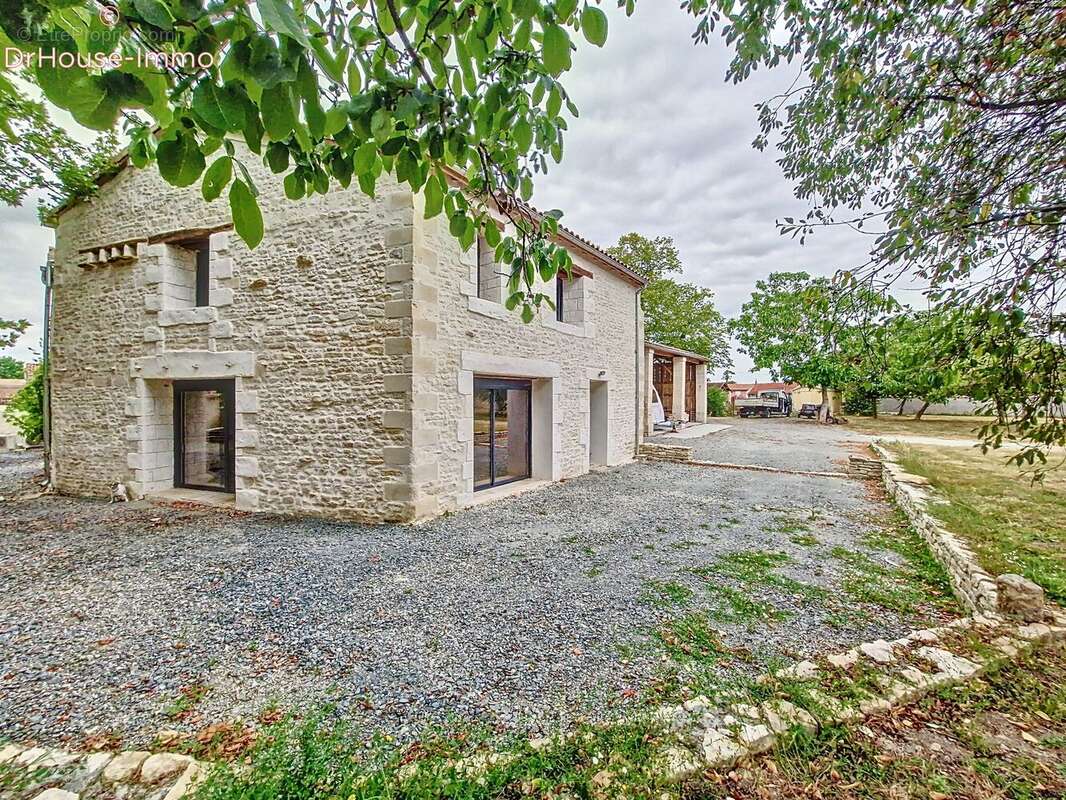Maison à PRAHECQ
