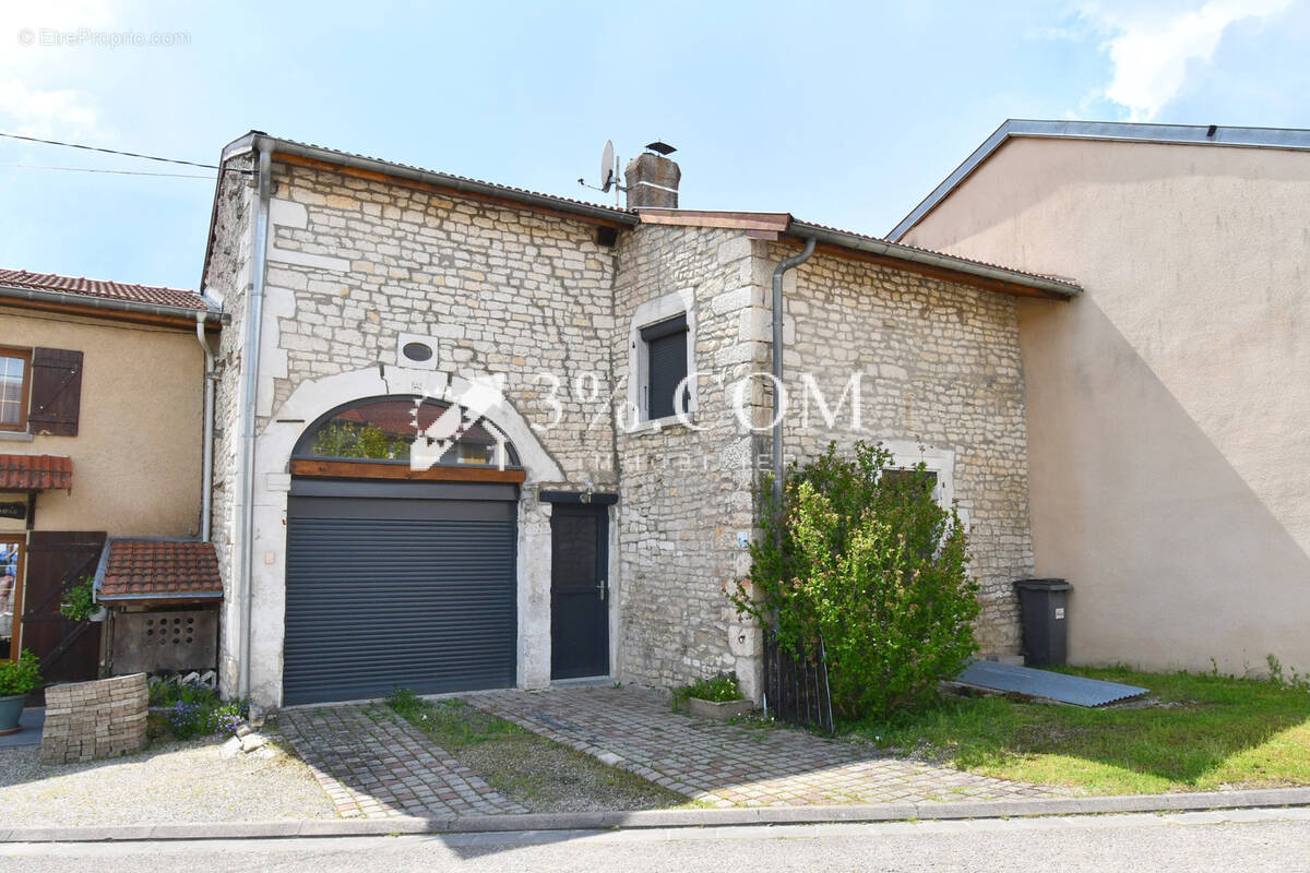 Maison à URUFFE
