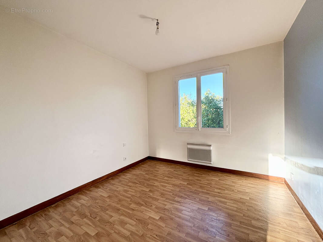 Maison à VILLENEUVE-LA-COMPTAL