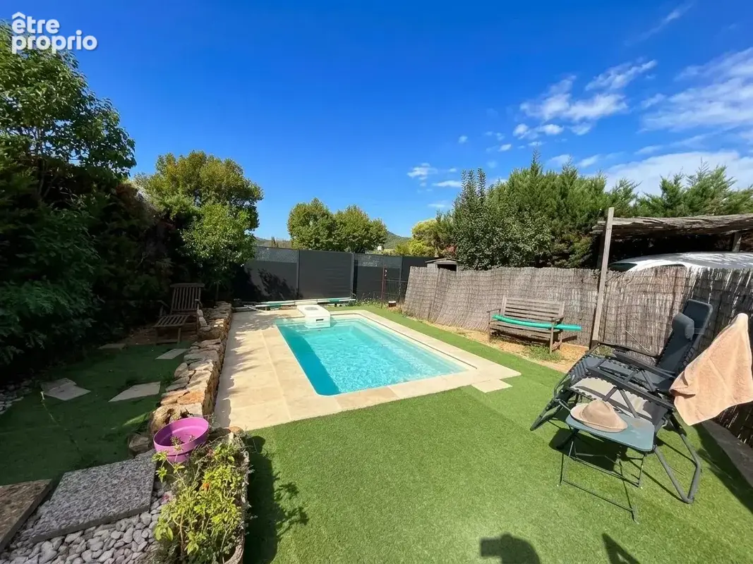 LE VAL - Belle maison provençale au calme, 5 chambres, terrain de 490 m² - photo 2