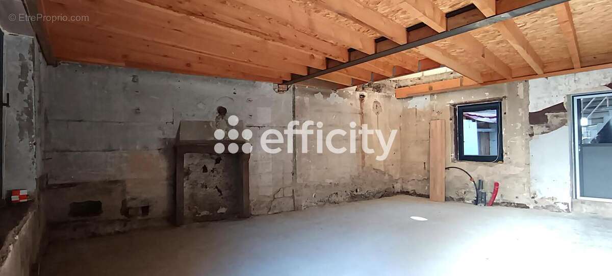 Appartement à CELLES-SUR-DUROLLE