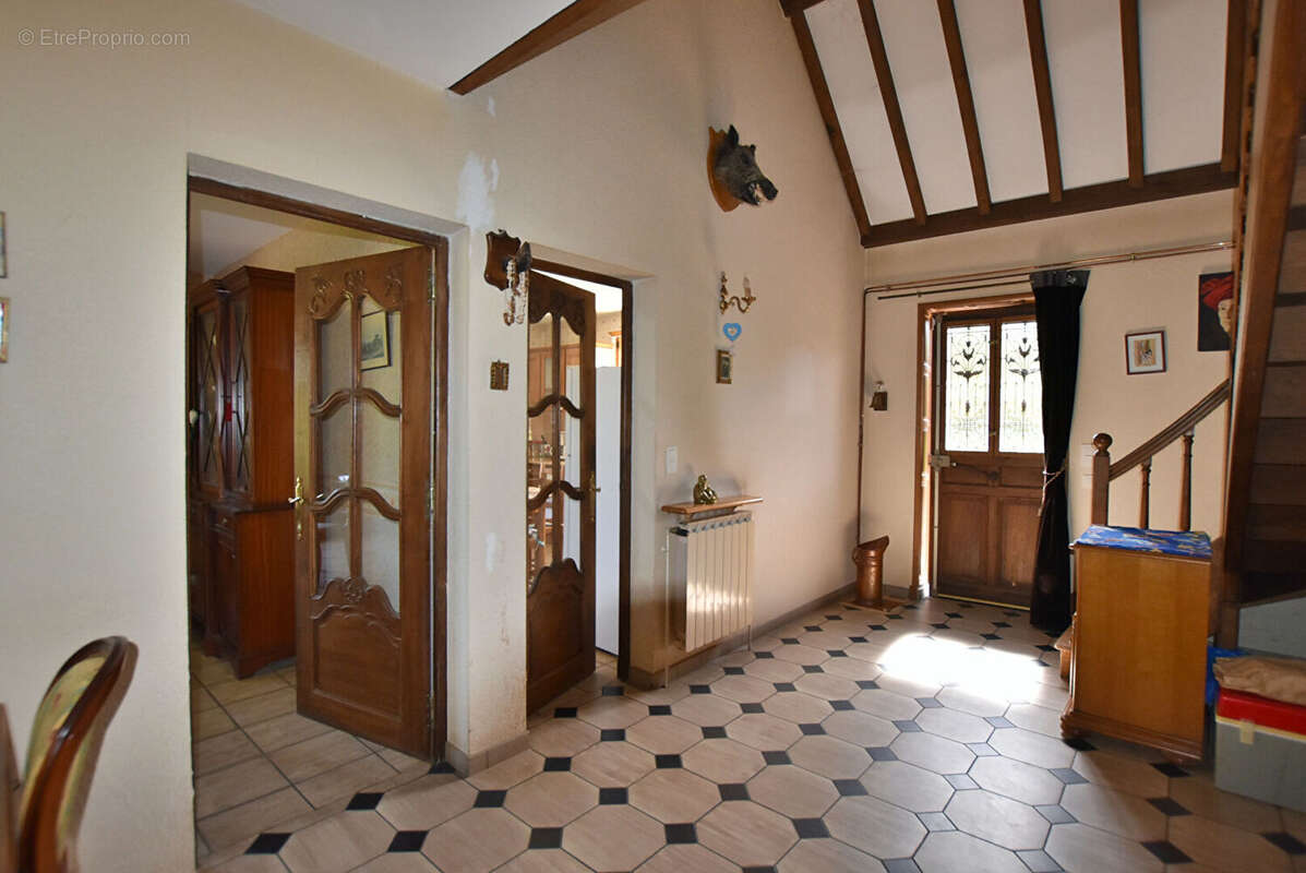 Maison à COMMELLE-VERNAY