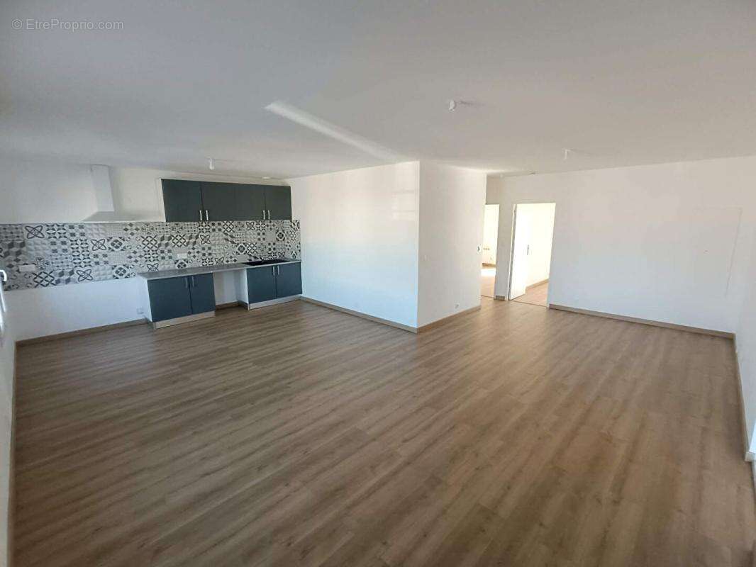 Appartement Istres 4 pièce(s) 101 m2 ET Terrasse - photo 3