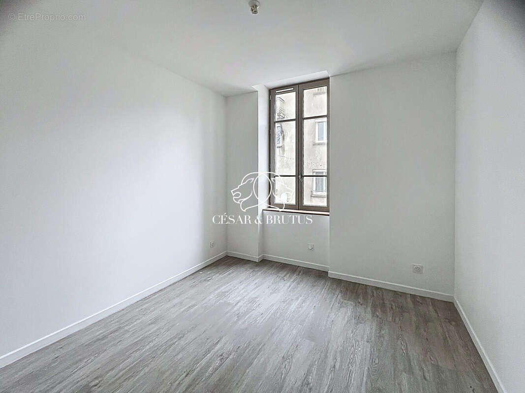 Appartement 44 m² à Thizy  - photo 8