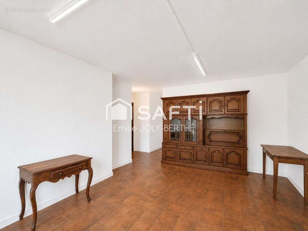 Commerce 225 m² à Joue-En-Charnie  - photo 7