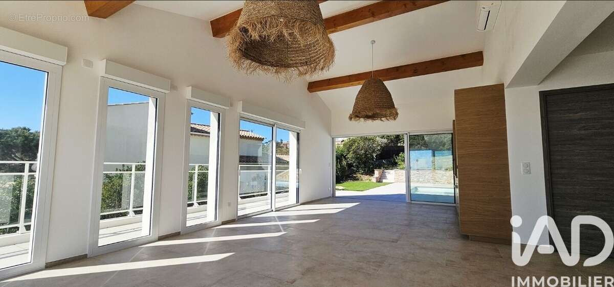 Photo 7 - Appartement à ROQUEBRUNE-SUR-ARGENS