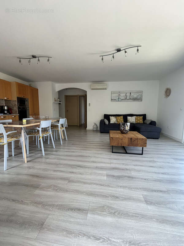 Magnifique T3 meublé avec vue mer, grande terrasse et possibilité de garage - photo 7