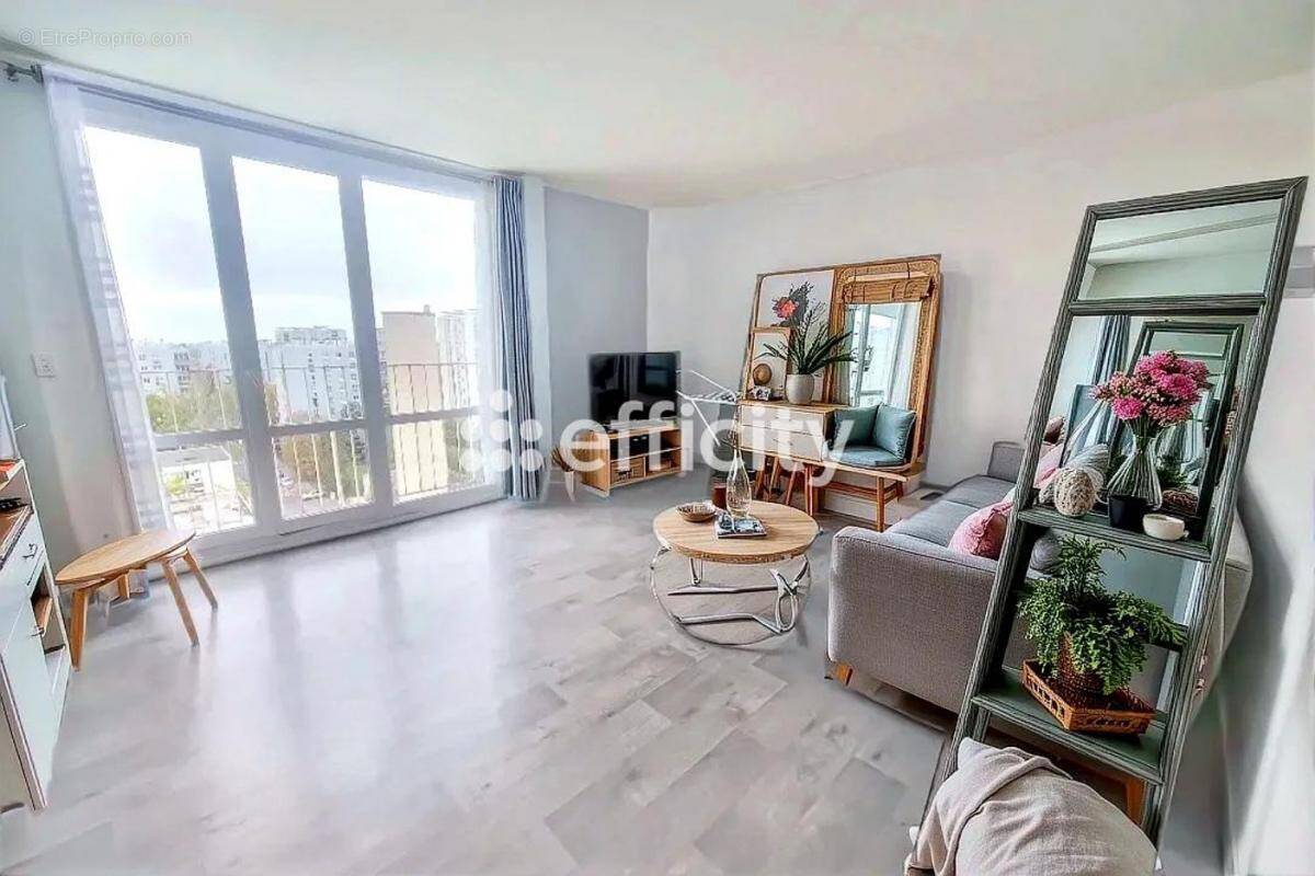 Appartement à AULNAY-SOUS-BOIS