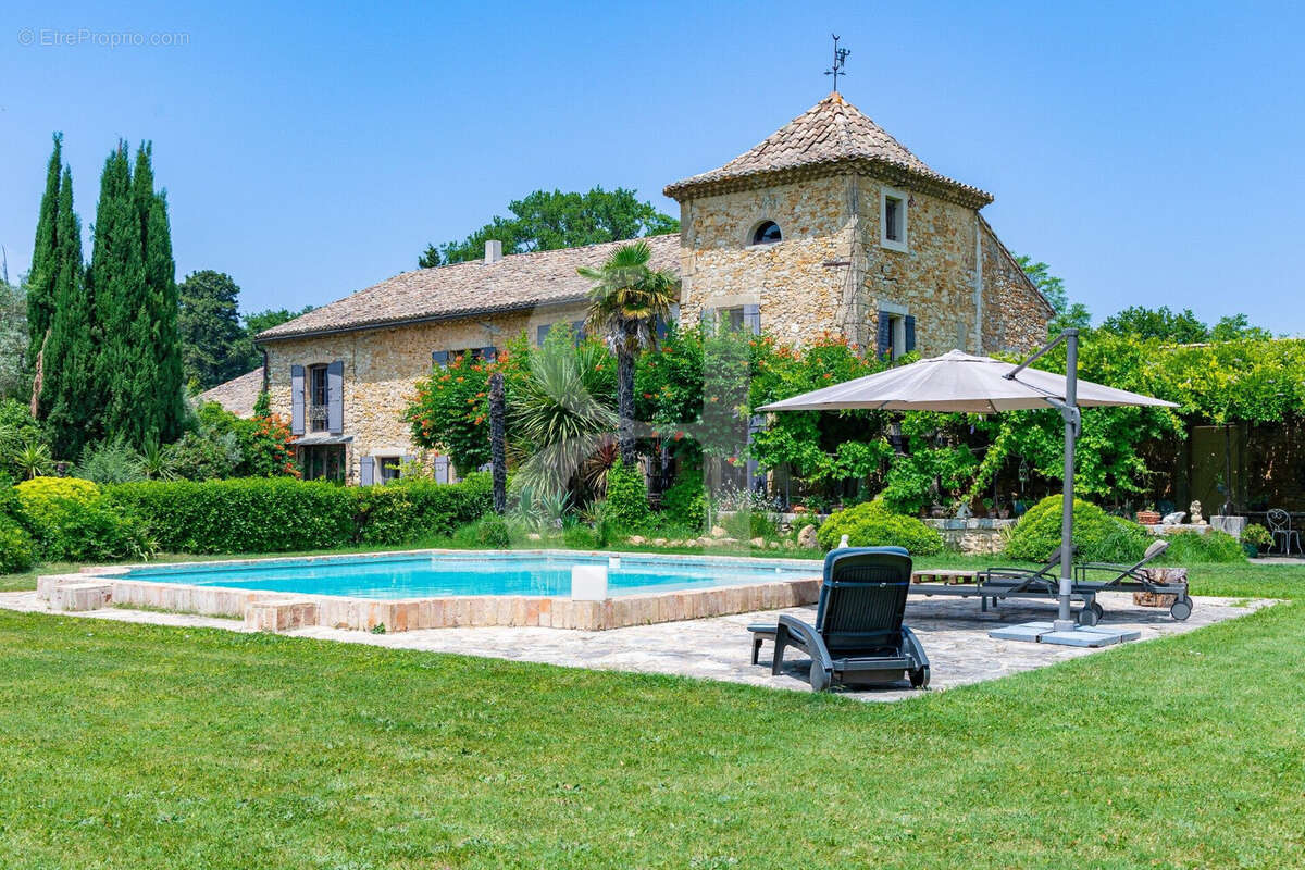 Maison à SAINTE-CECILE-LES-VIGNES