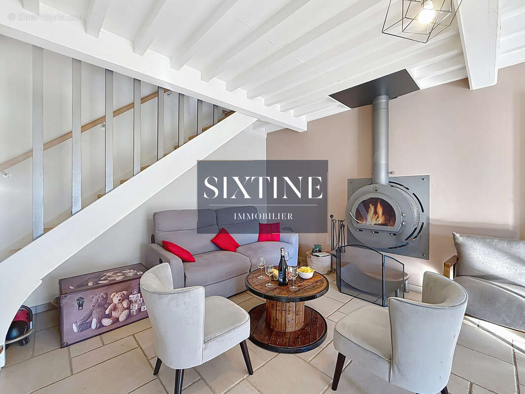 Maison à VILLE-SOUS-ANJOU