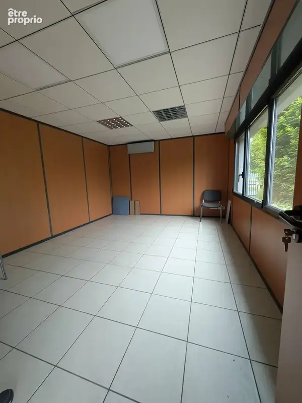 Commerce 426 m² à vendre à Venables (27940) - photo 2