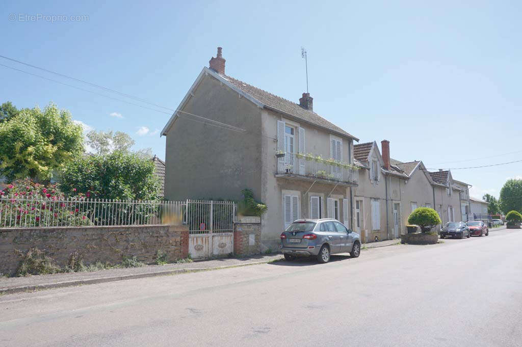 Appartement à CHAROLLES