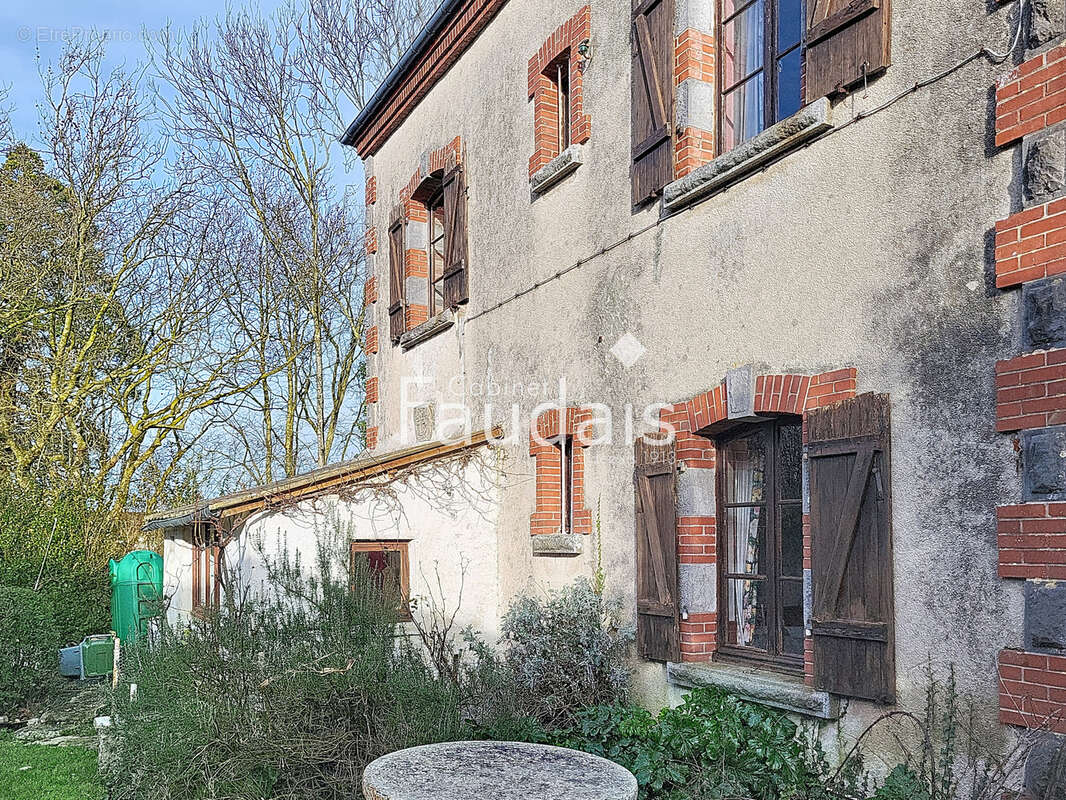 Maison à MONTMARTIN-SUR-MER