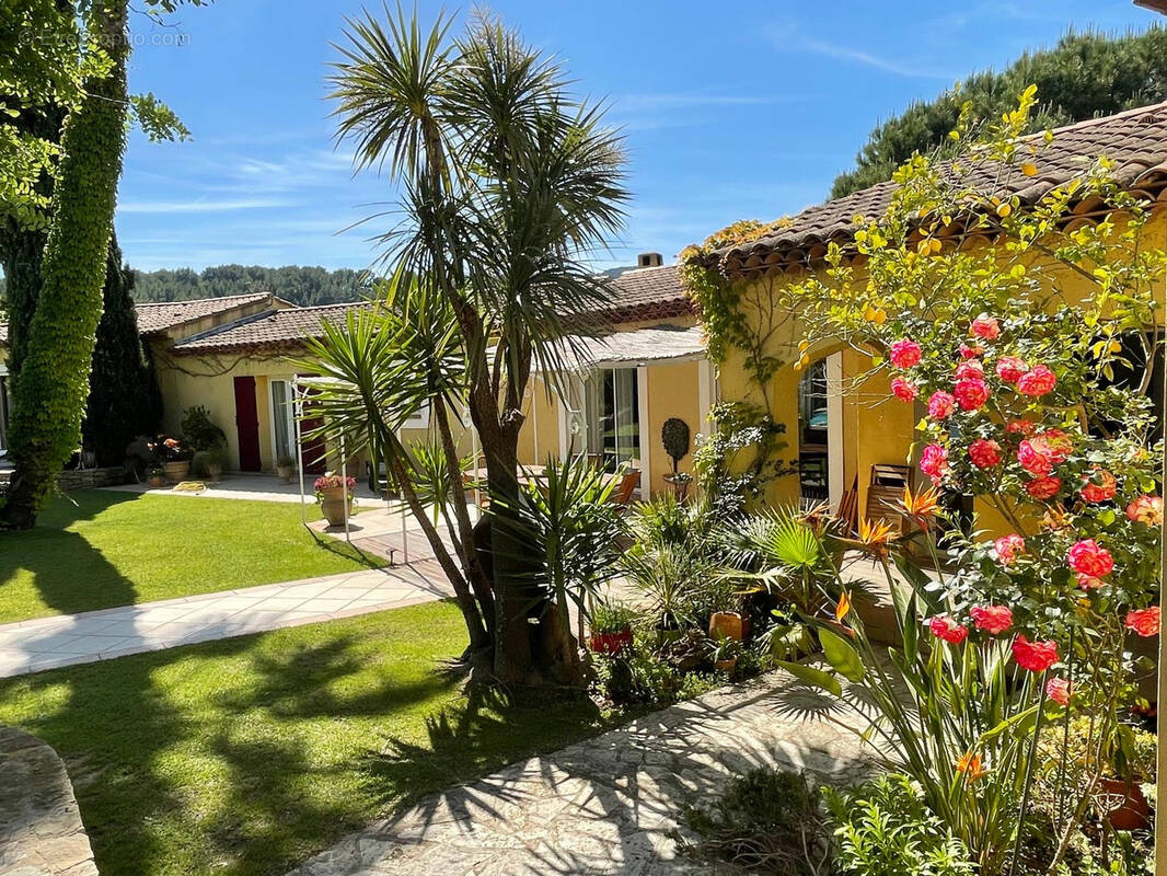 Maison à LE CASTELLET