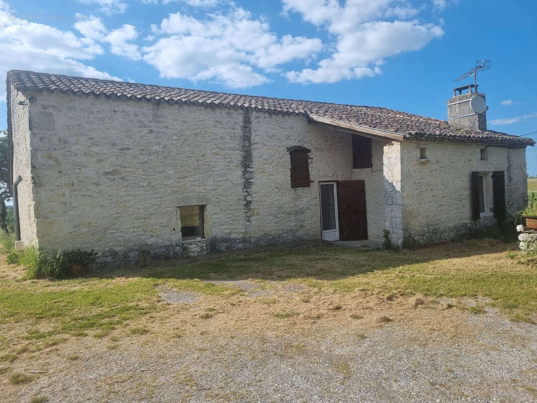 Maison à MONTAIGU-DE-QUERCY
