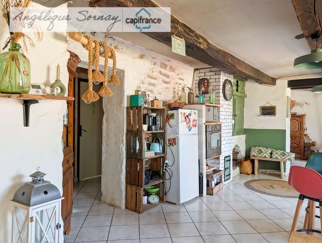 longère avec dépendances sur 3 115 m² – Francheville 39230 - photo 7