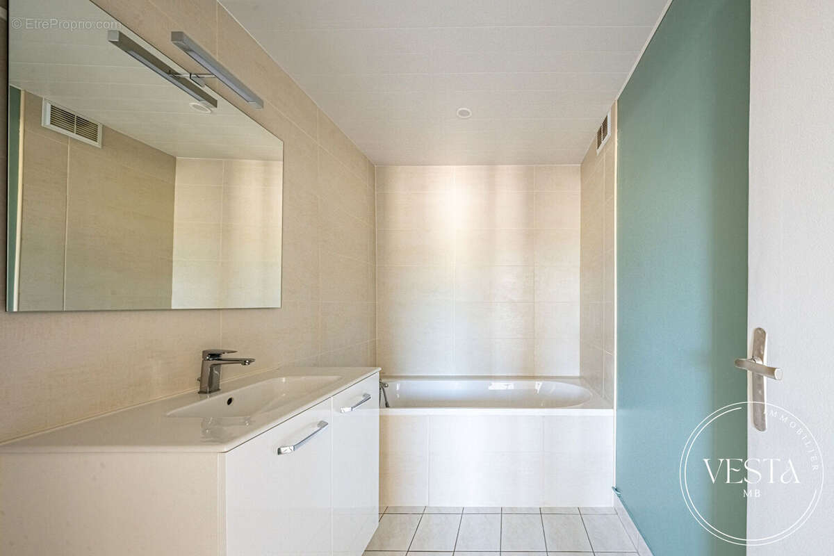 Appartement à CHENOVE