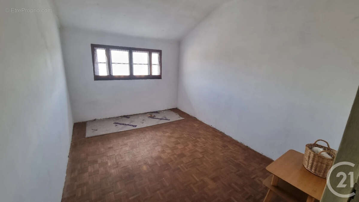 Maison à SAINT-MAUR-DES-FOSSES