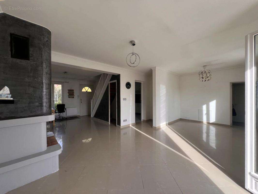 Maison à DAMMARTIN-EN-GOELE