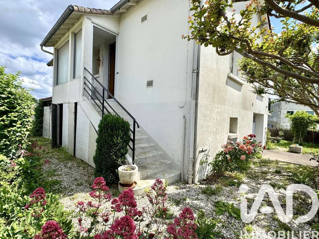 Photo 2 - Maison à COULON