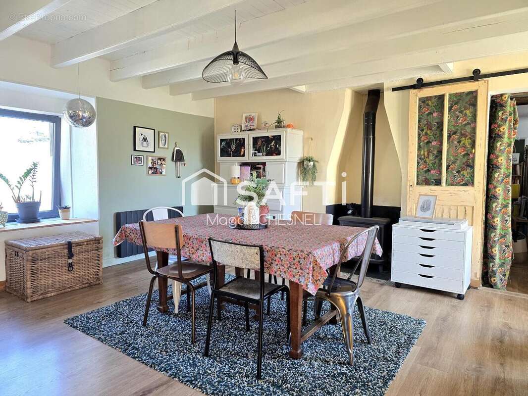 Maison 103 m² à Guipel  - photo 2