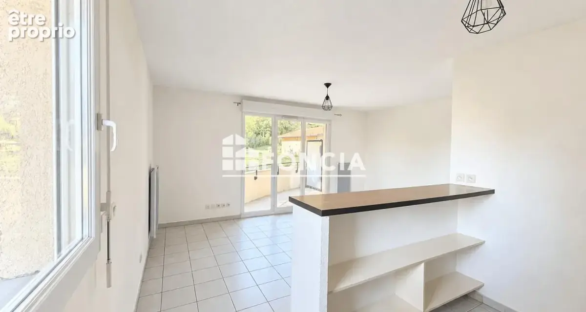 Appartement T3 avec balcon, 2 parking et cave dans résidence avec piscine - photo 3