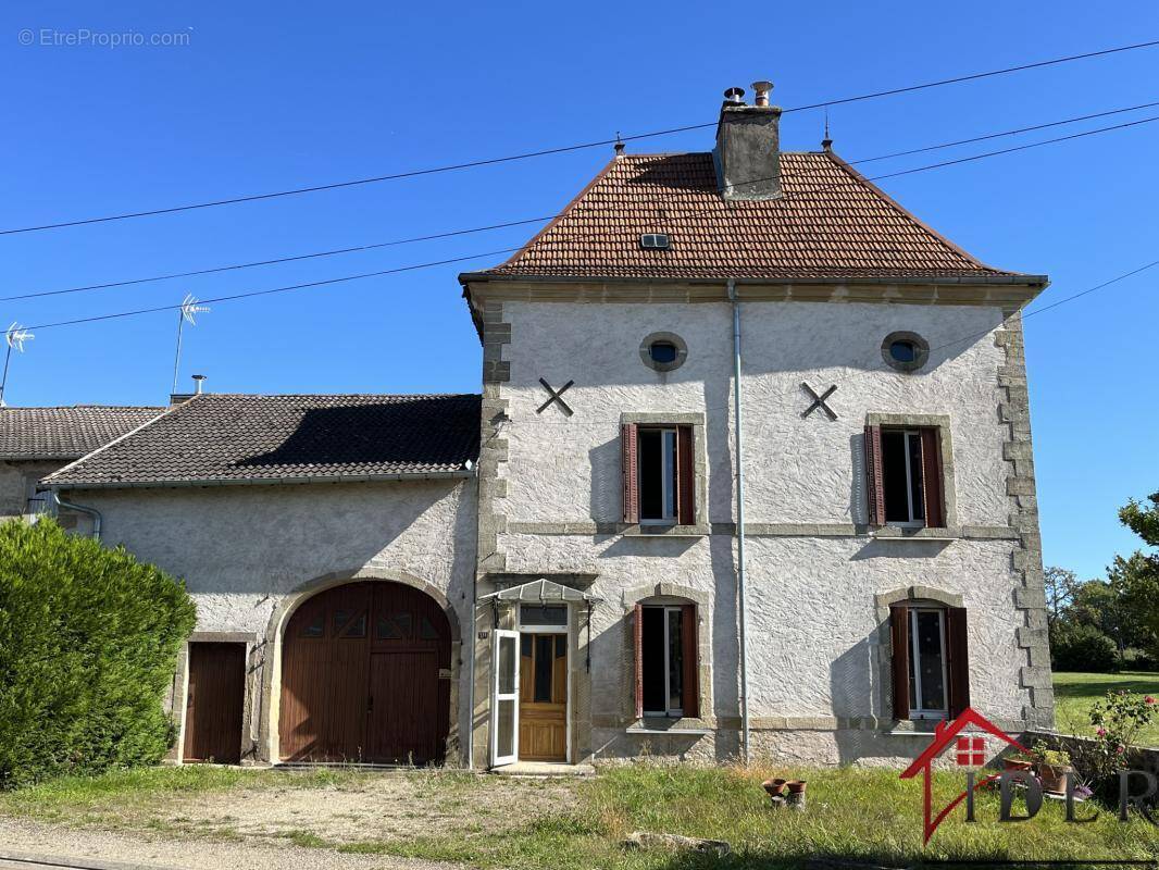 Maison à SENAIDE