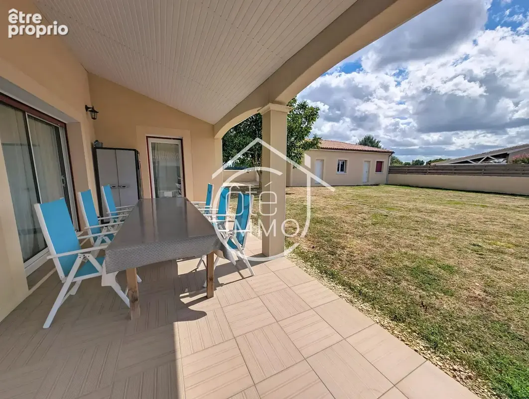 SAINT-PIERRE-D'EYRAUD : Maison 5 pièces de 118 m² avec grand garage et jardin - photo 11