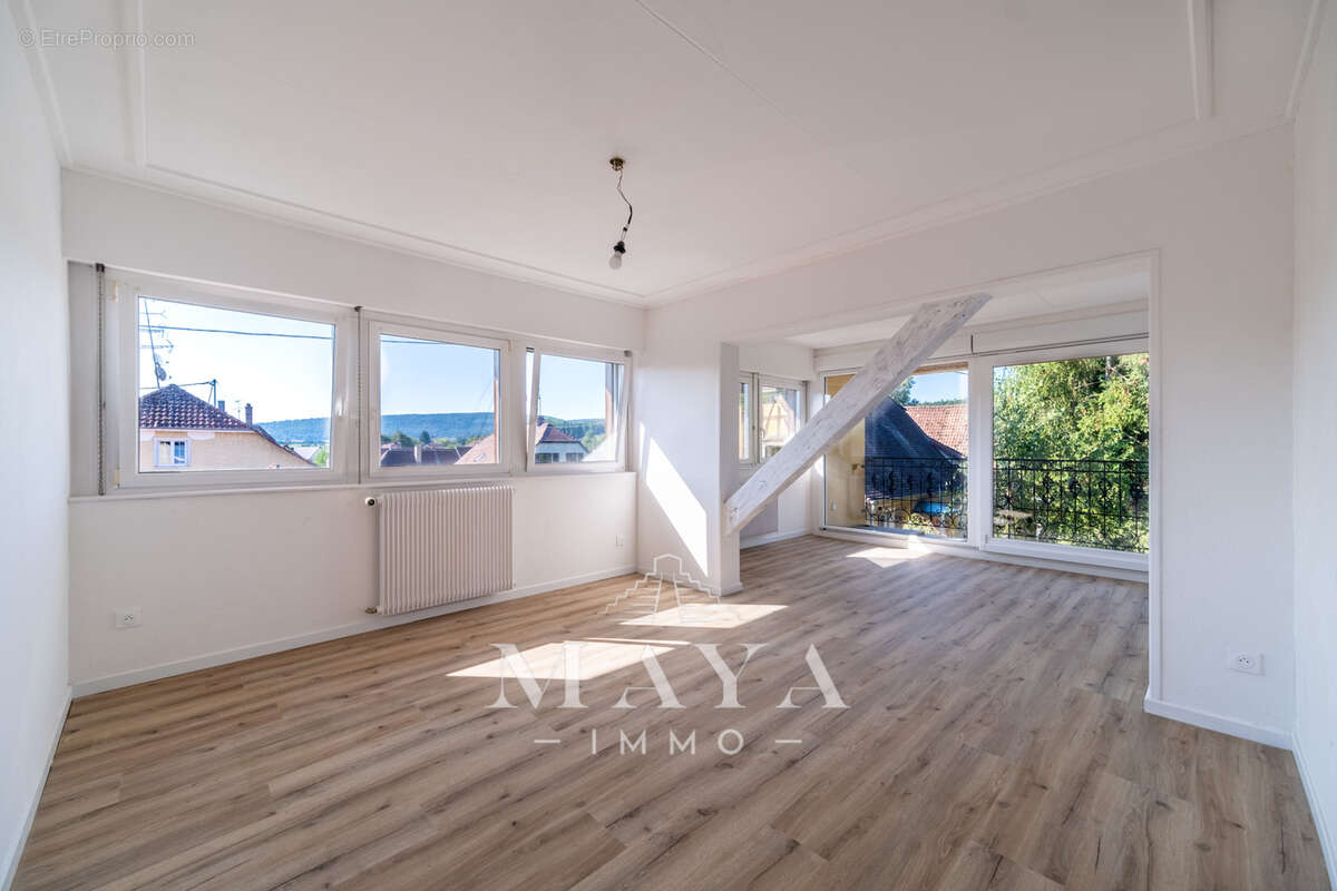 DURMENACH, Appartement 3 pièces avec balcon et garage double ! - photo 2