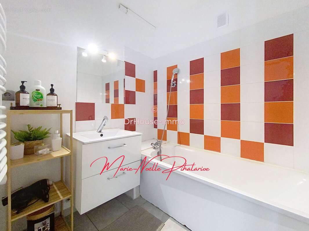Appartement 68 m² à Cenon  - photo 17
