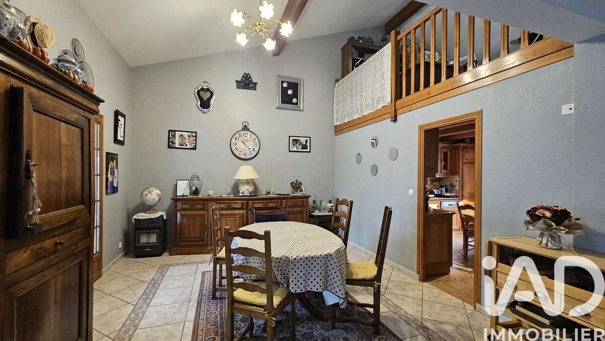 Maison 275 m² à Montignac-Charente  - photo 6