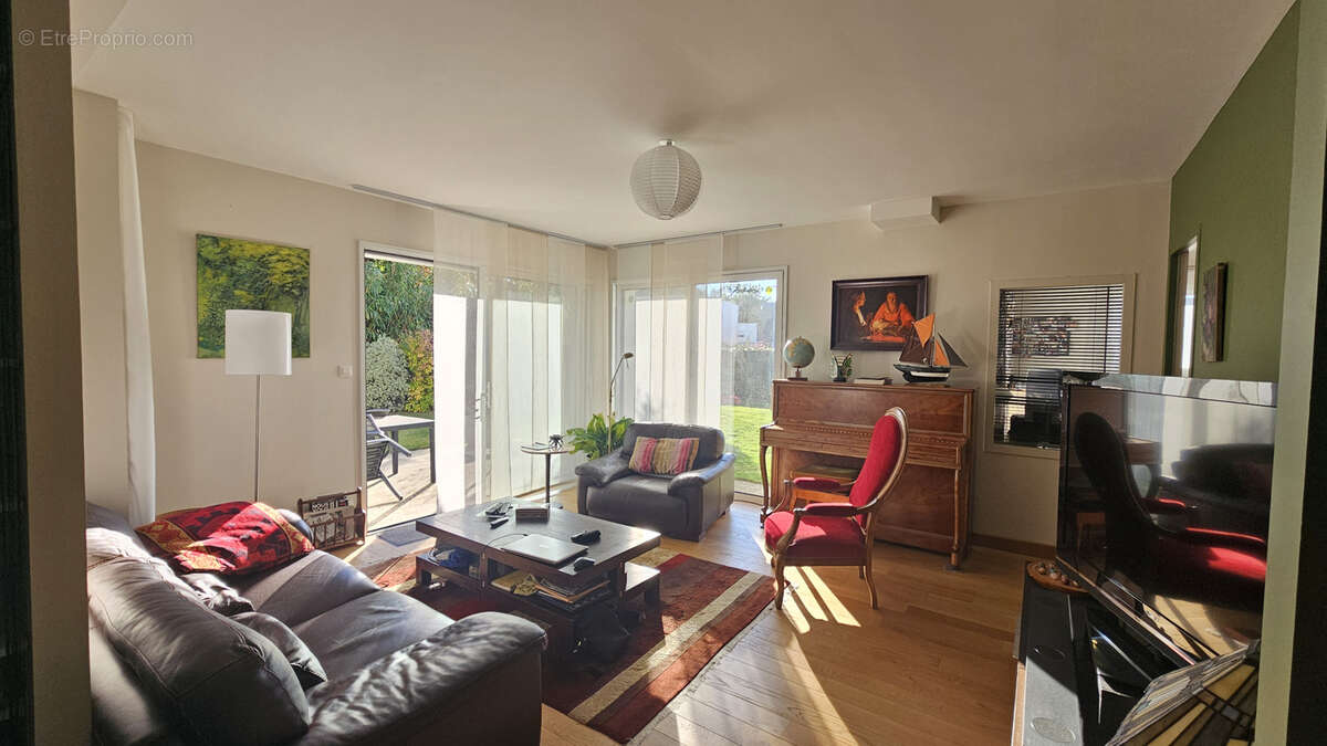 Maison à SAINT-ERBLON