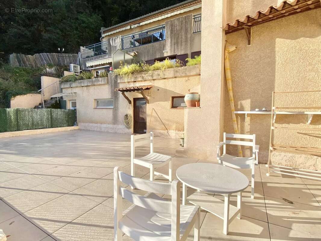 Appartement à ROQUEBRUNE-CAP-MARTIN