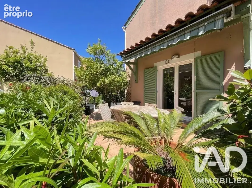 Photo 1 - Maison à LA LONDE-LES-MAURES