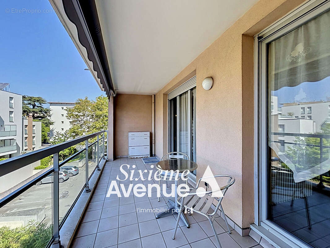 Appartement à DECINES-CHARPIEU