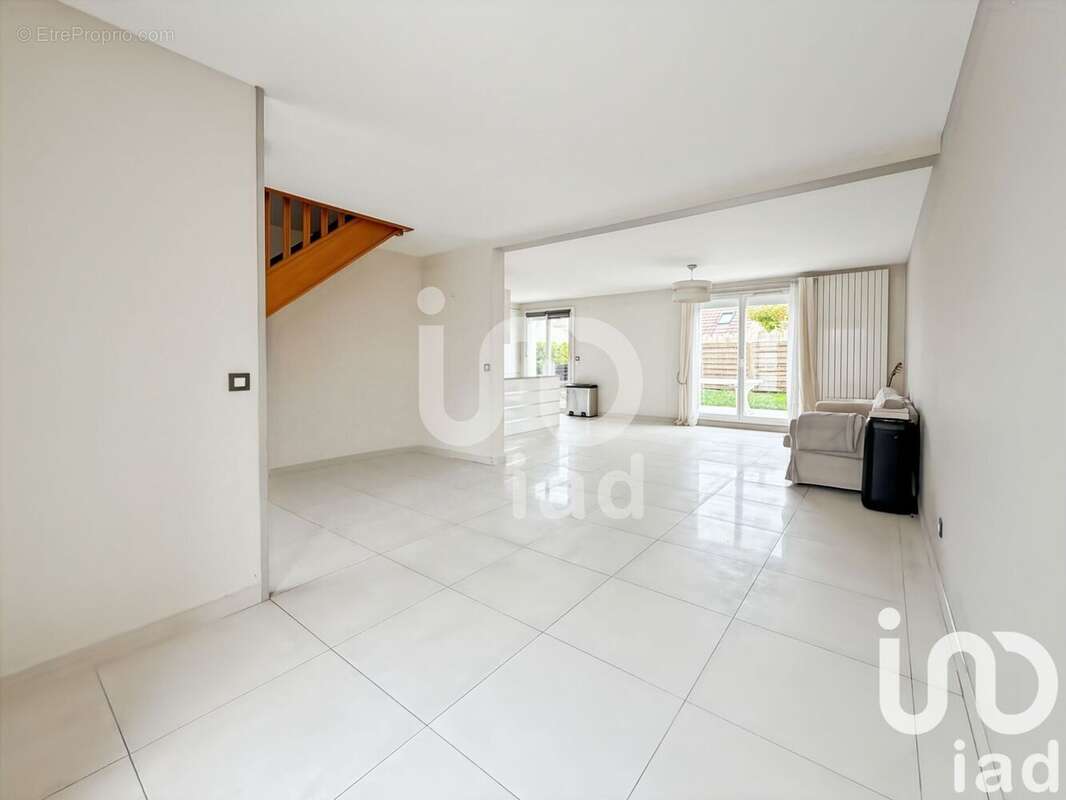 Photo 3 - Maison à PONTAULT-COMBAULT