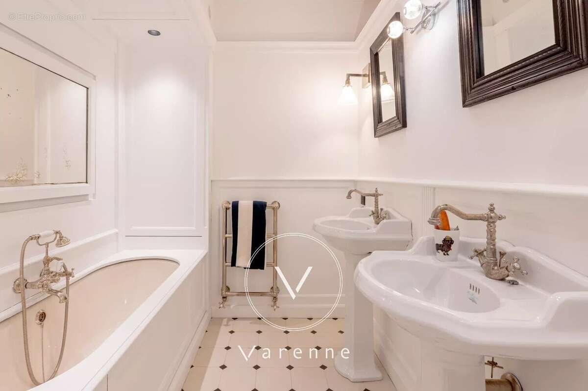 Maison à PARIS-14E