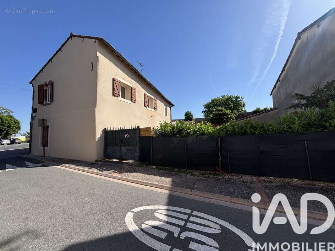 Photo 3 - Maison à LAGRAVE