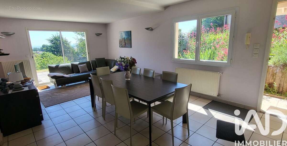 Photo 3 - Maison à SAINT-GENIS-LAVAL