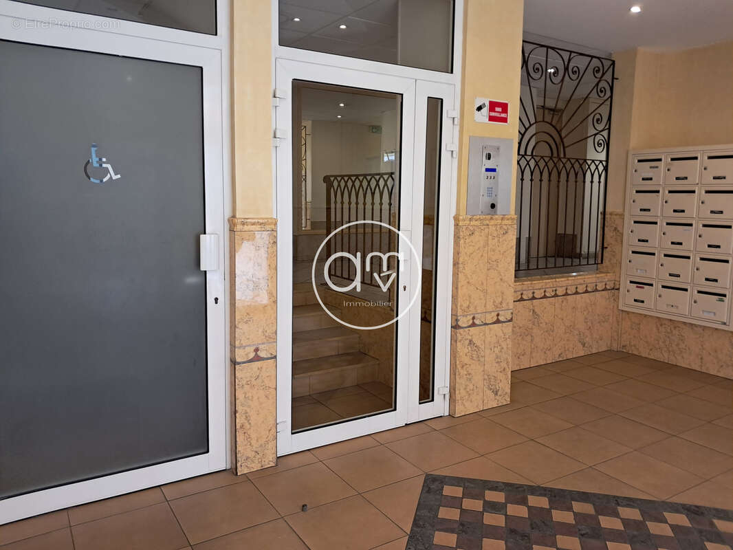 Appartement à HYERES
