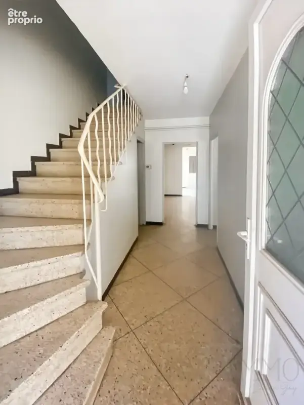 Vendargues centre  143 m², piscine et 637 m² de terrain - photo 4