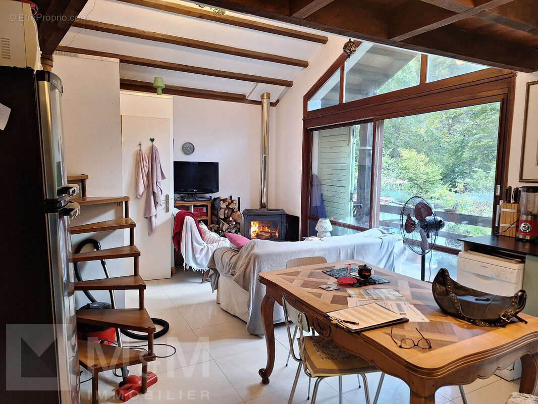 Maison à BESSEDE-DE-SAULT