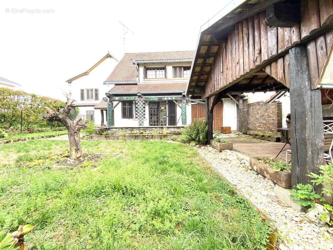 Maison à GRAND-CHARMONT
