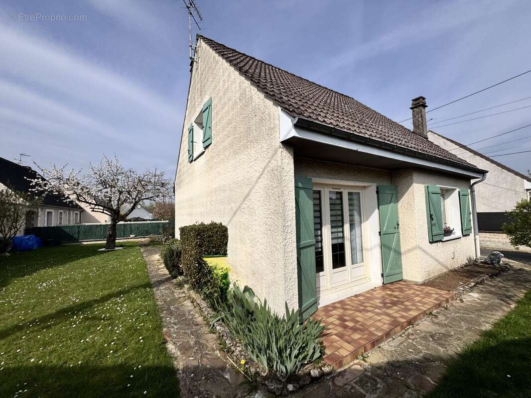 Maison à BELLEU