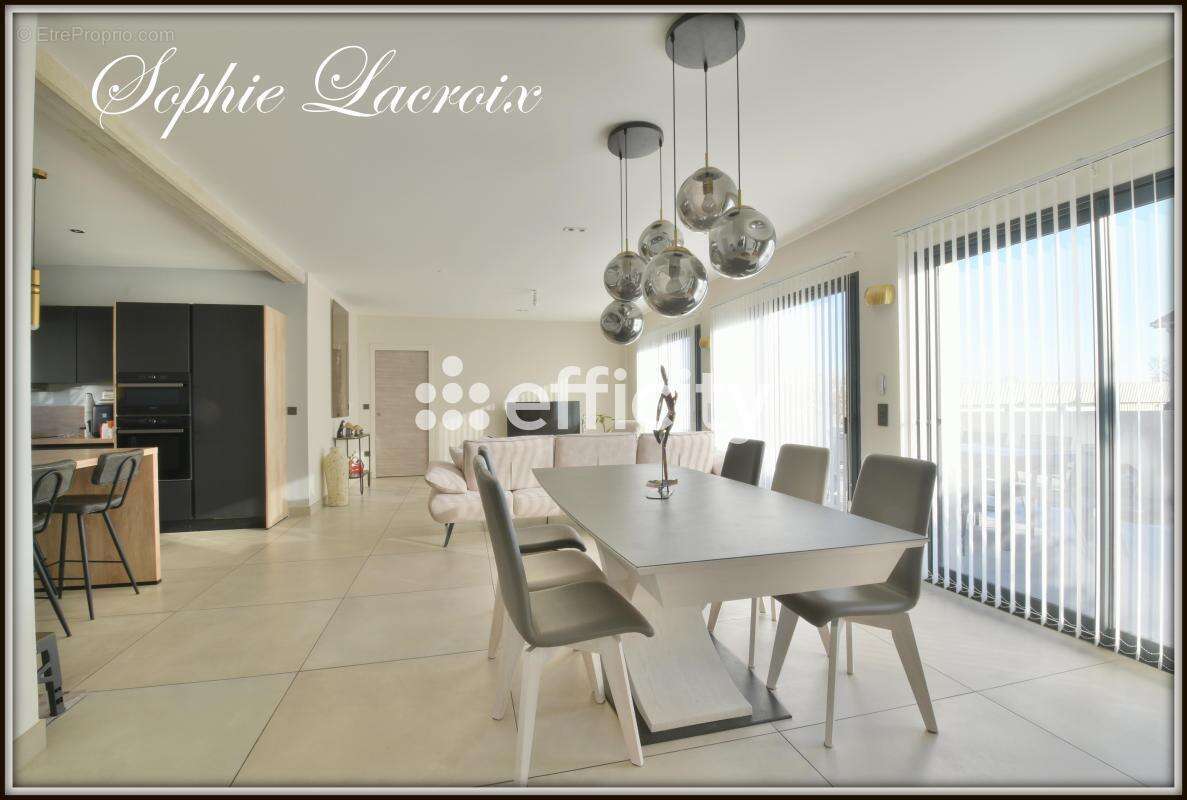 Maison à ROUSSILLON