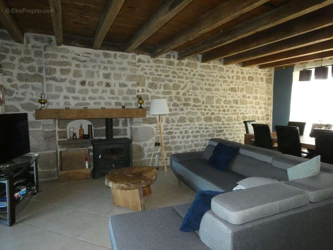 Maison à ISSOUDUN-LETRIEIX