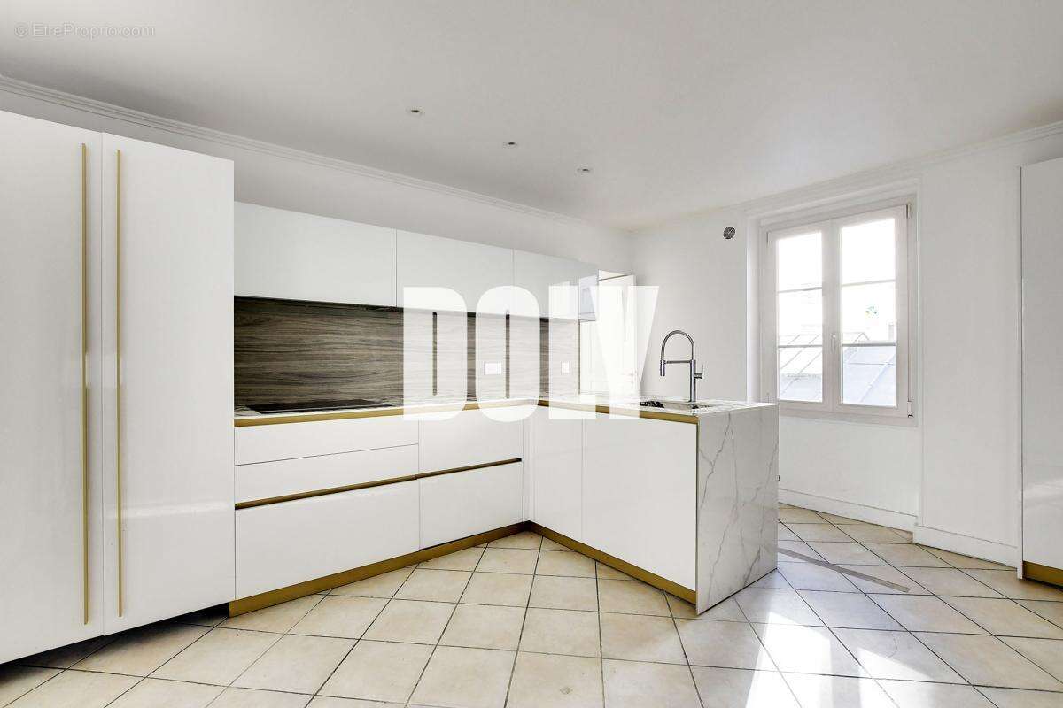 Appartement à PARIS-7E